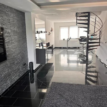 Moderne Maisonette * Monchengladbach