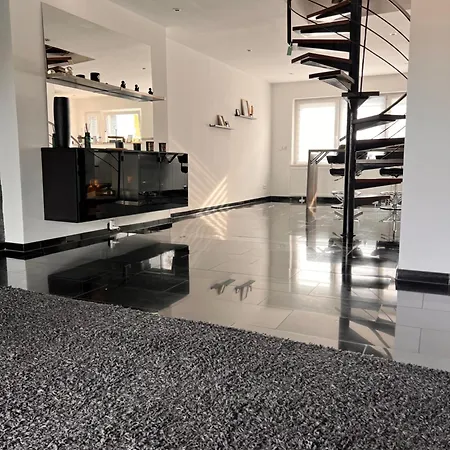 Moderne Maisonette Apartment